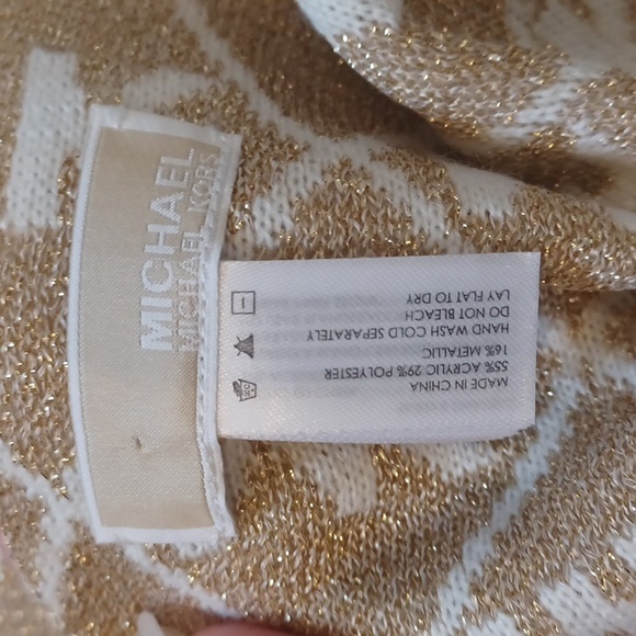 NWOT MICHAEL Michael Kors Signature Logo Stylish Beanie/Scarf Matching Set - Picture 5 of 6